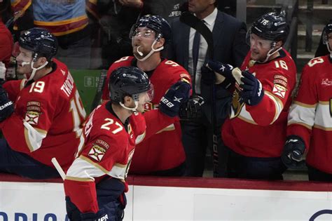Panthers hand Penguins 4th straight loss with 3-1 win